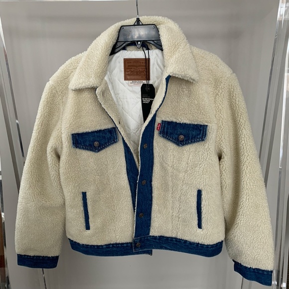 LEVI'S Sherpa Trucker Jacket - Picture 2 of 5